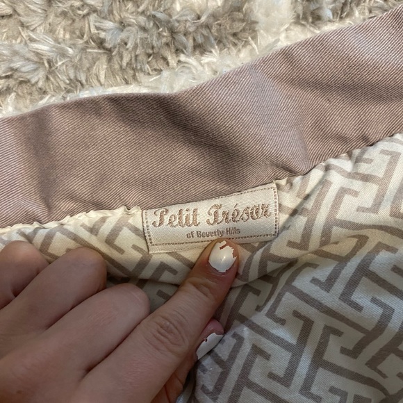 Petit Tresor of Beverly Hills French Bee Comforter - Picture 7 of 7